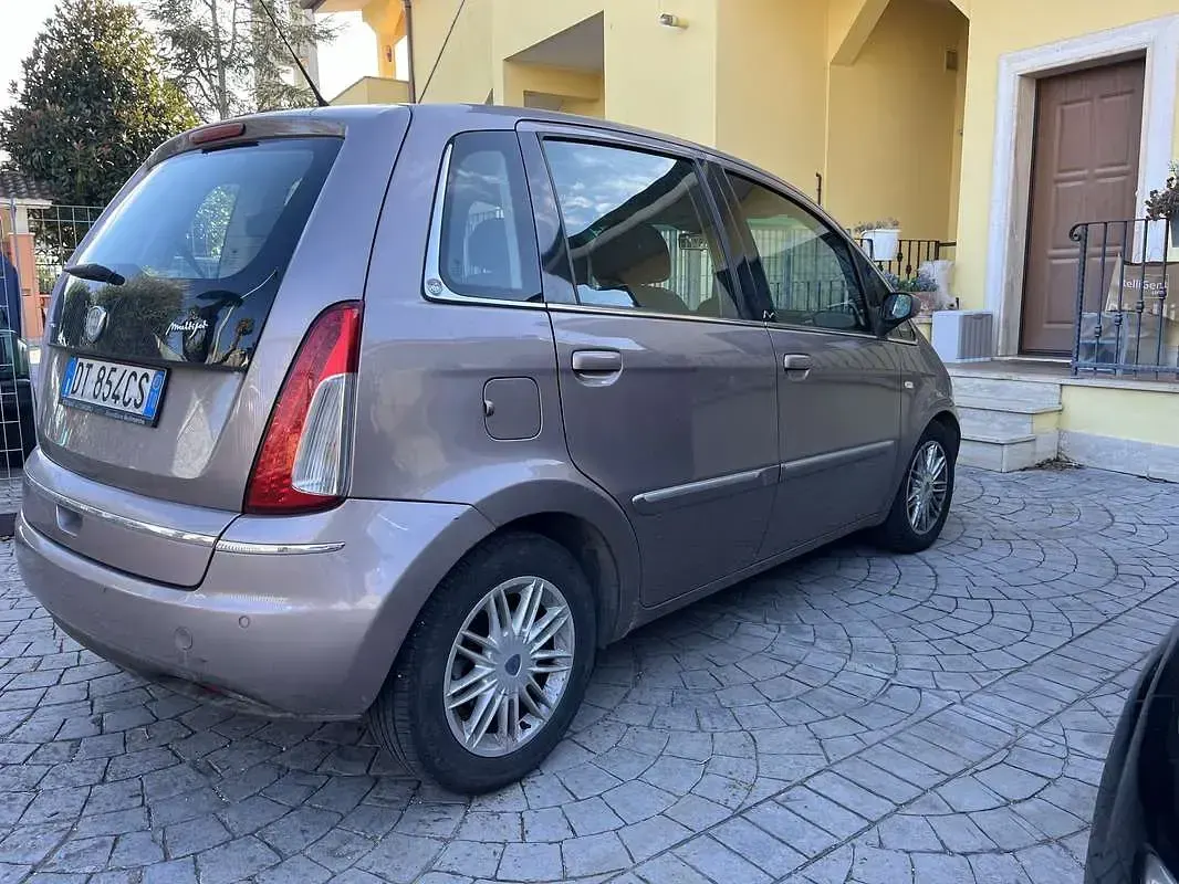 Usata Lancia Musa 120 CV (88 kW) 2008 Monovolume