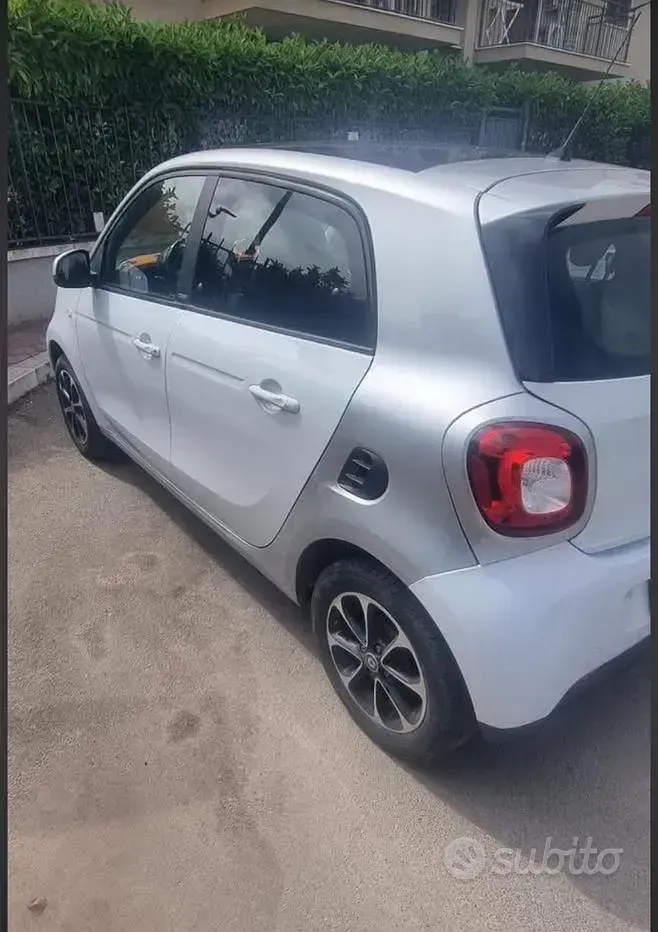 Usata Smart ForFour 71 CV (52 kW) 2014 Bianco Utilitaria