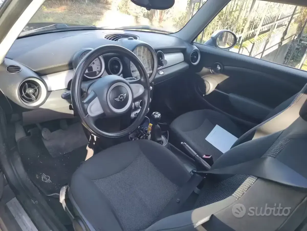 Begagnad Mini One D 109 HK (80 kW) 2010 Svart Halvkombi