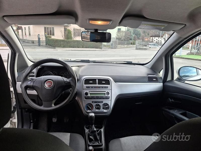 Usata Fiat Grande Punto 75 CV (55 kW) 2012 Utilitaria