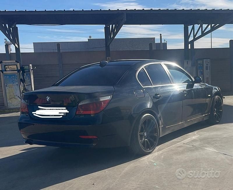 Usata BMW 520 177 CV (130 kW) 2007 Nero Berlina