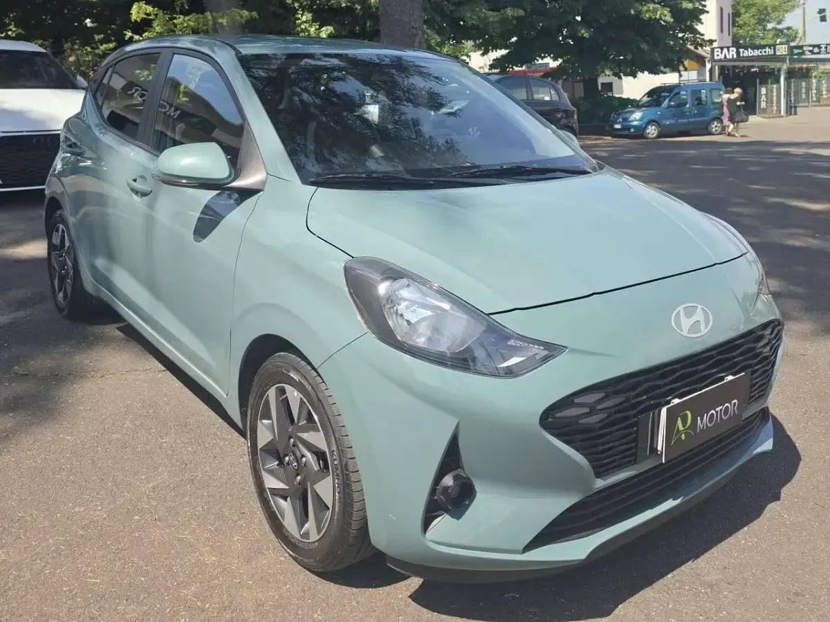 Usata Hyundai i10 Prime 63 CV (46 kW) 2024 Verde Utilitaria