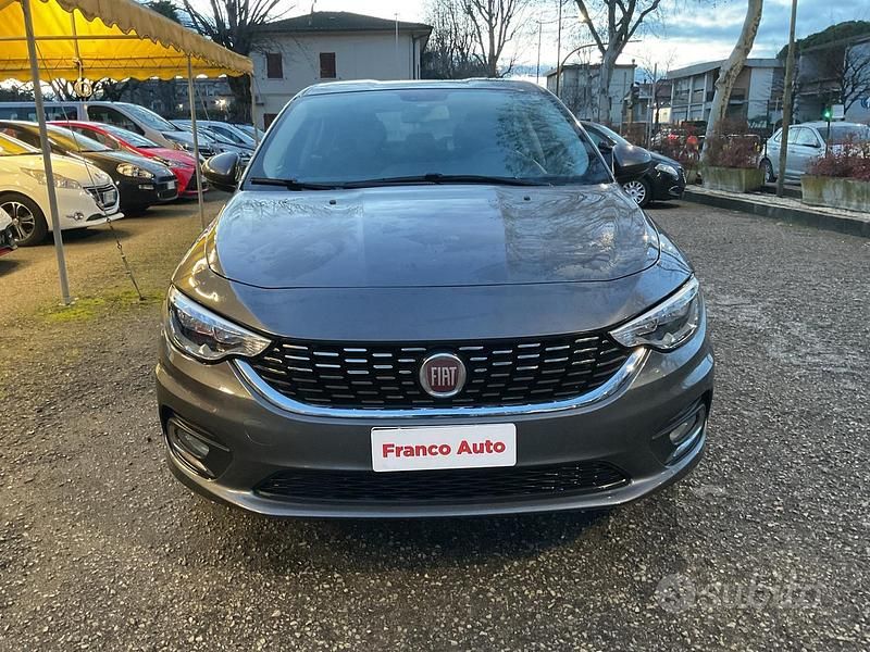 Usata Fiat Tipo Lounge 120 CV (88 kW) 2016 Grigio Berlina