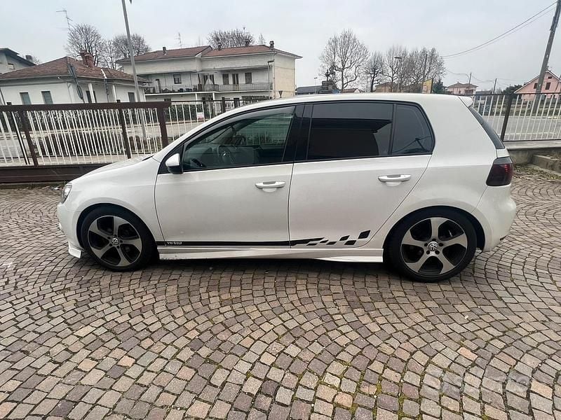 Usata VW Golf VI Comfortline 105 CV (77 kW) 2010 Bianco Utilitaria