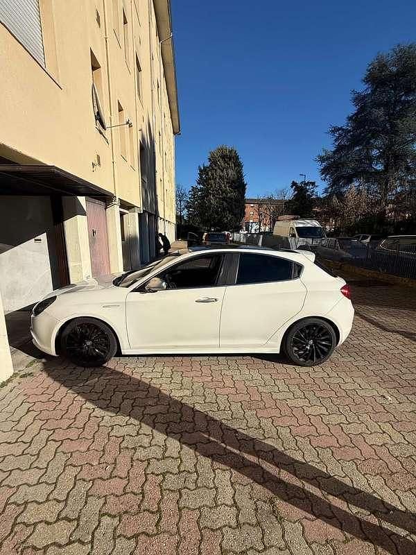 Usata Alfa Romeo Giulietta Exclusive 170 CV (125 kW) 2011 Utilitaria