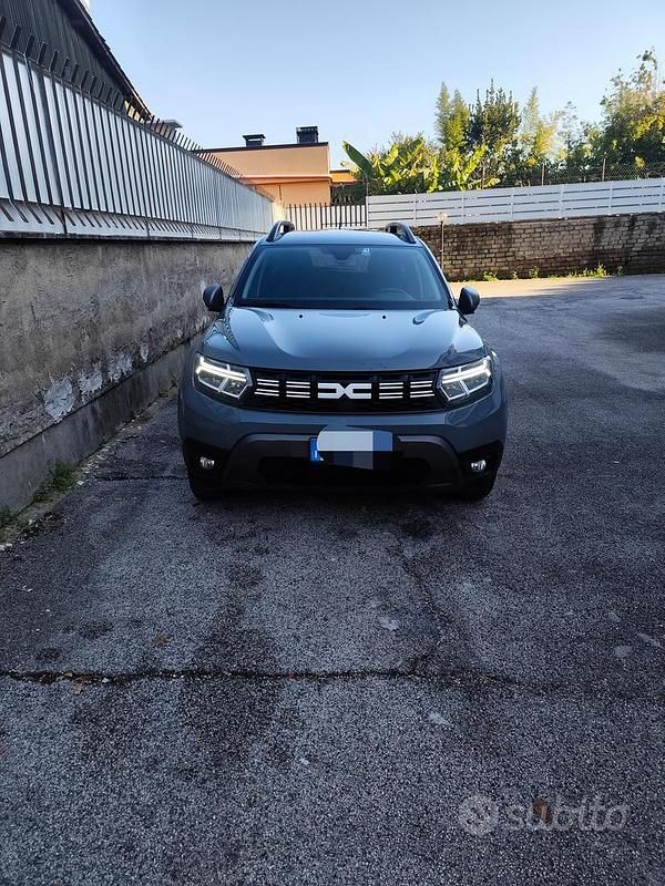 Usata Dacia Duster 90 CV (66 kW) 2023 Grigio Station wagon