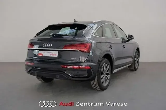 Begagnad Audi Q5 Sportback Advanced 204 HK (150 kW) 2023 Grå SUV