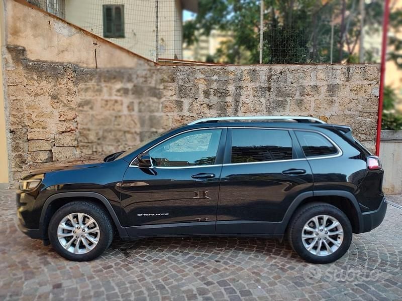 Usata Jeep Cherokee Longitude 195 CV (143 kW) 2019 Nero SUV