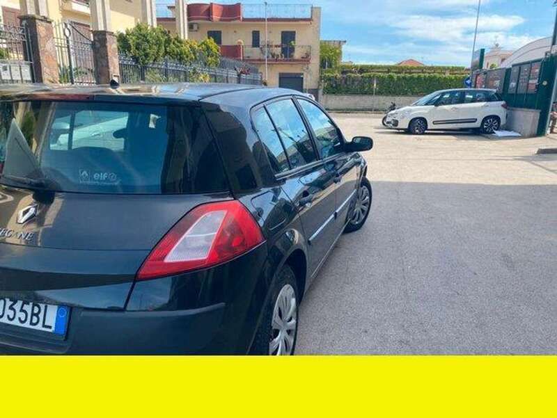 Usata Renault Mégane II Authentique 82 CV (60 kW) 2004 Nero Berlina