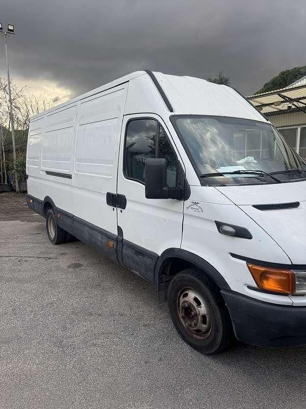 Usata Iveco Daily 179 CV (131 kW) 2005 Furgone