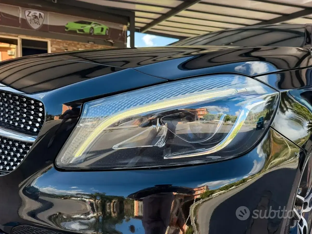 Usata Mercedes A200 Premium 136 CV (100 kW) 2017 Nero Utilitaria