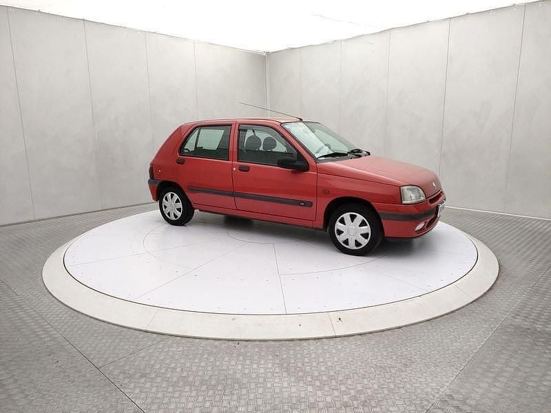 Usata Renault Clio 64 CV (47 kW) 1997 Rosso Utilitaria