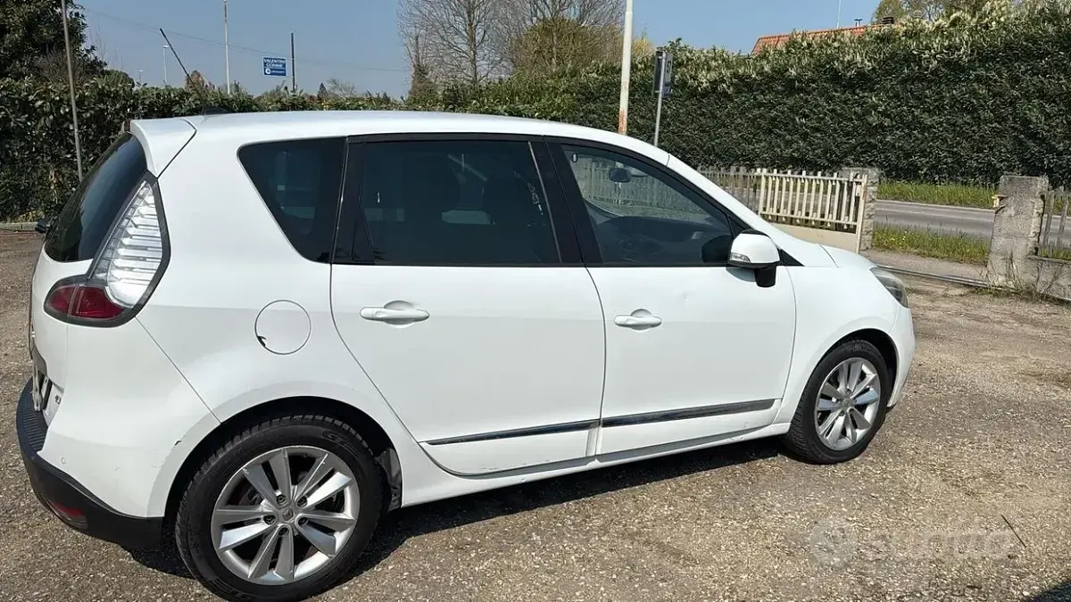 Usata Renault Scénic III XMOD 110 CV (80 kW) 2013 Bianco Monovolume