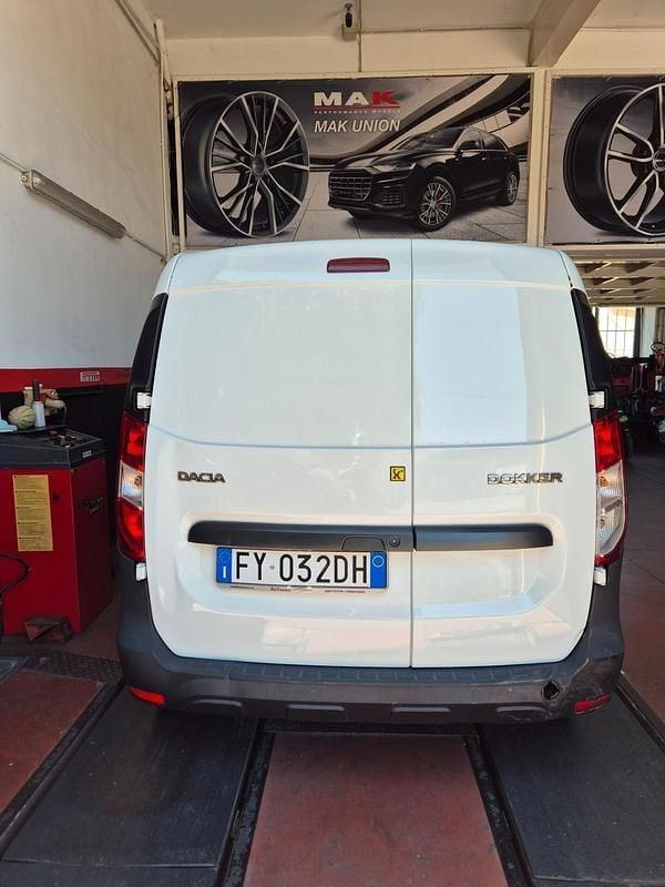 Usata Dacia Dokker 108 CV (79 kW) 2019 Bianco Monovolume