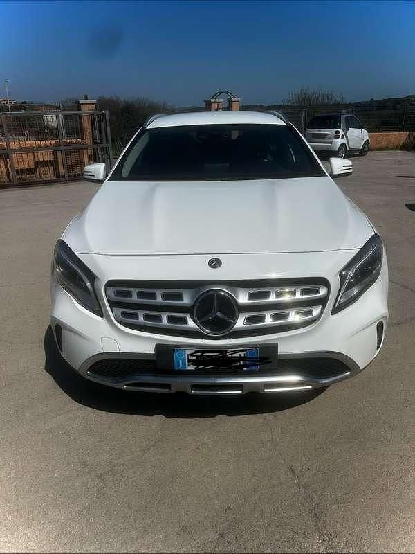 Begagnad Mercedes GLA180 109 HK (80 kW) 2018 Vit SUV