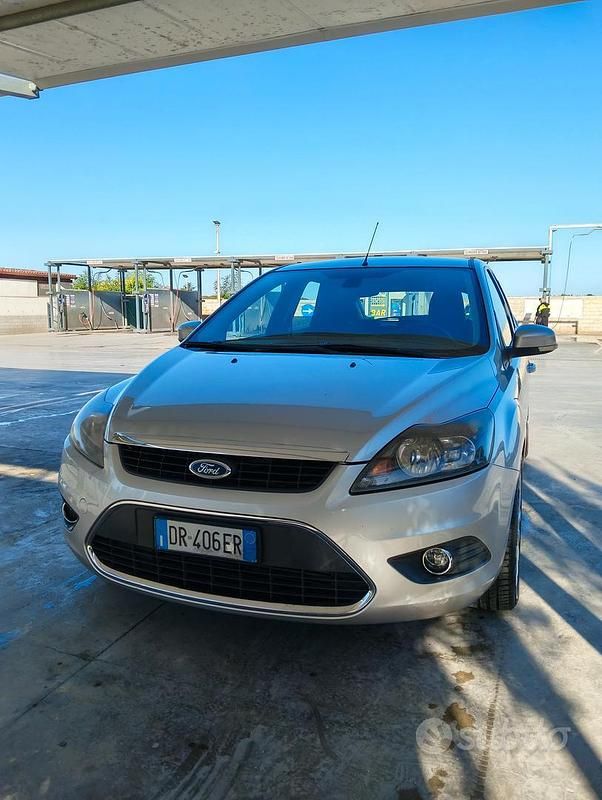 Usata Ford Focus Titanium 90 CV (66 kW) 2008 Grigio Berlina