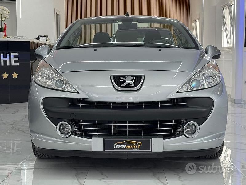 Usata Peugeot 207 CC Roland Garros 120 CV (88 kW) 2008 Grigio Cabrio