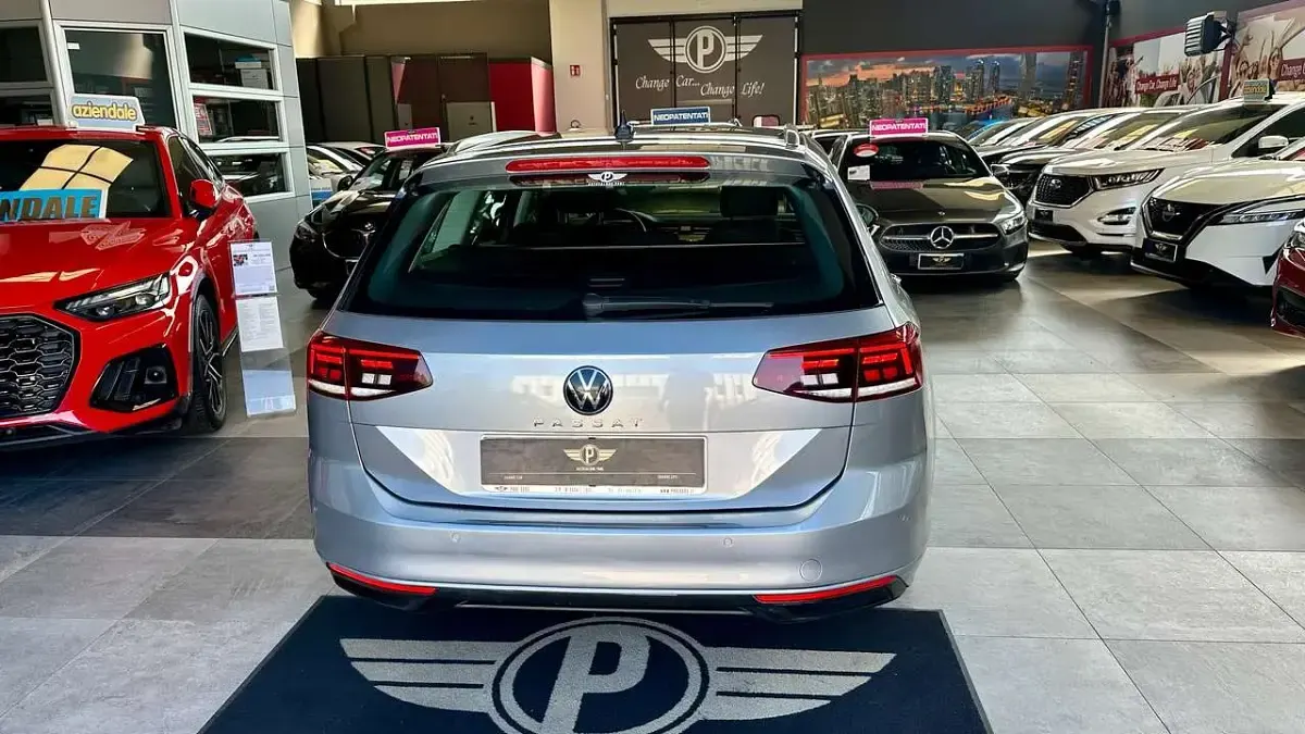 Usata VW Passat Business 150 CV (110 kW) 2021 Argento Station wagon