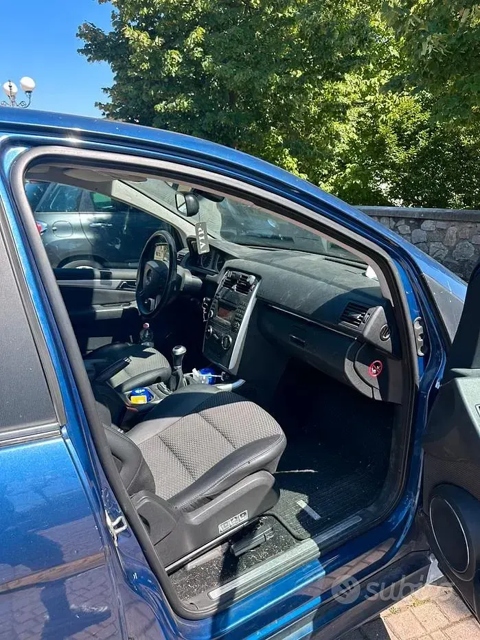 Usata Mercedes B180 116 CV (85 kW) 2010 Bluazzurro Utilitaria