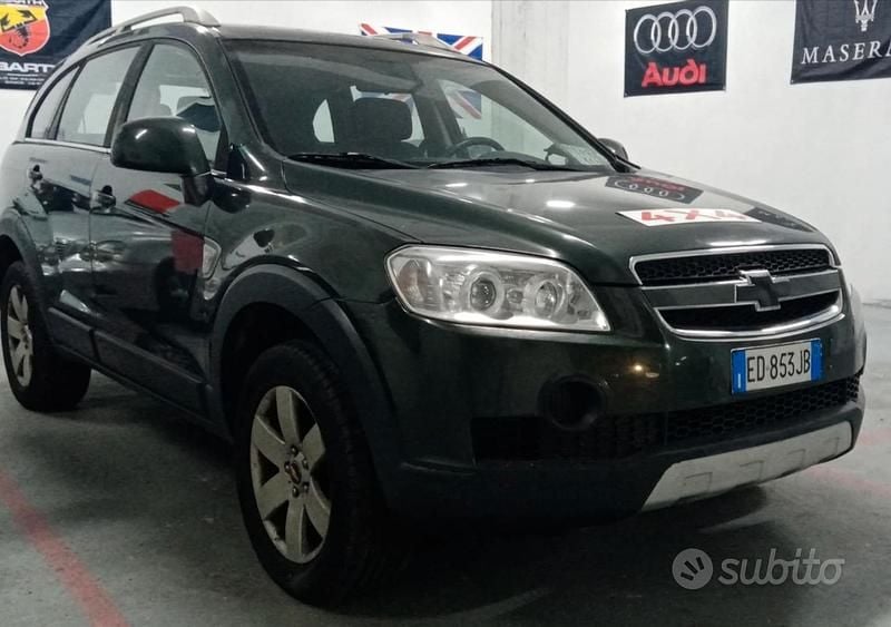 Usata Chevrolet Captiva LTZ 150 CV (110 kW) 2010 Verde SUV