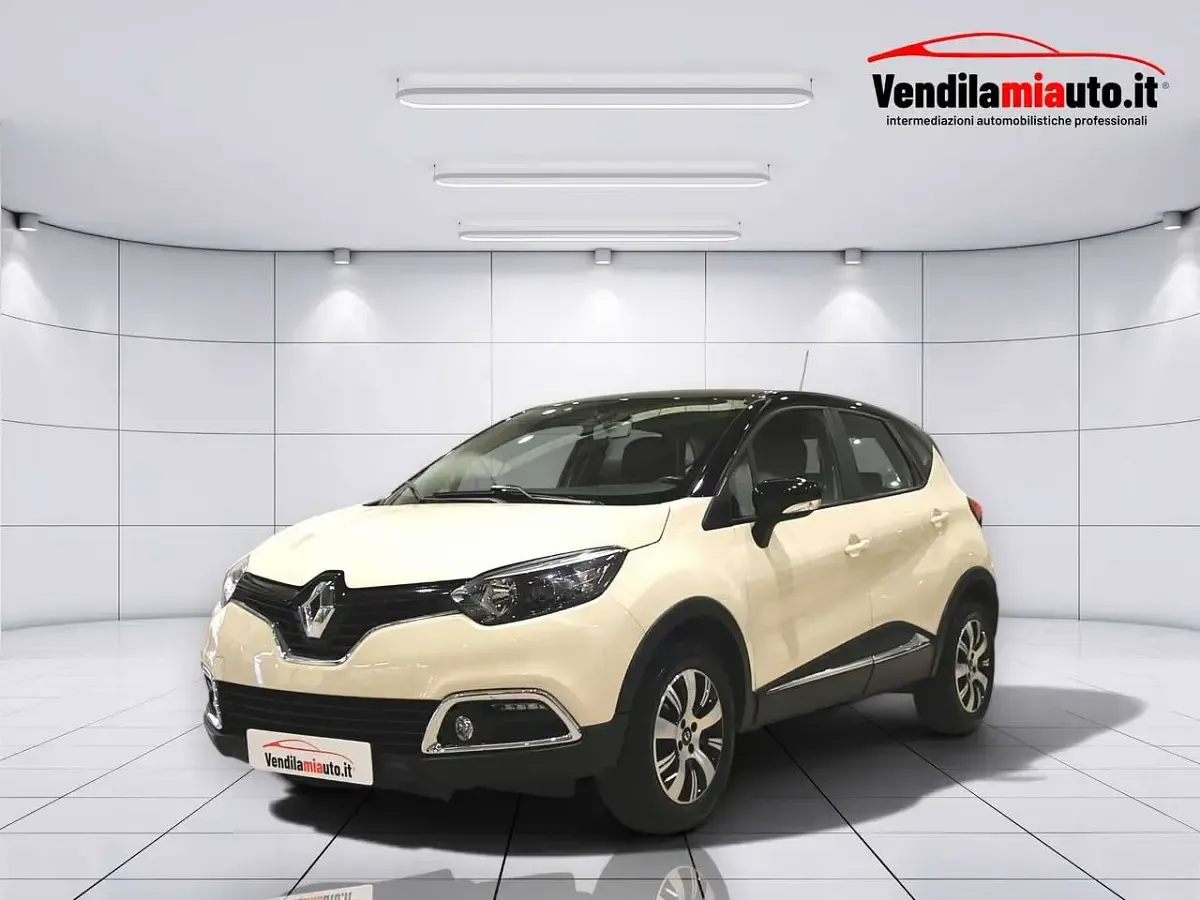 Usata Renault Captur 90 CV (66 kW) 2016 Beige SUV