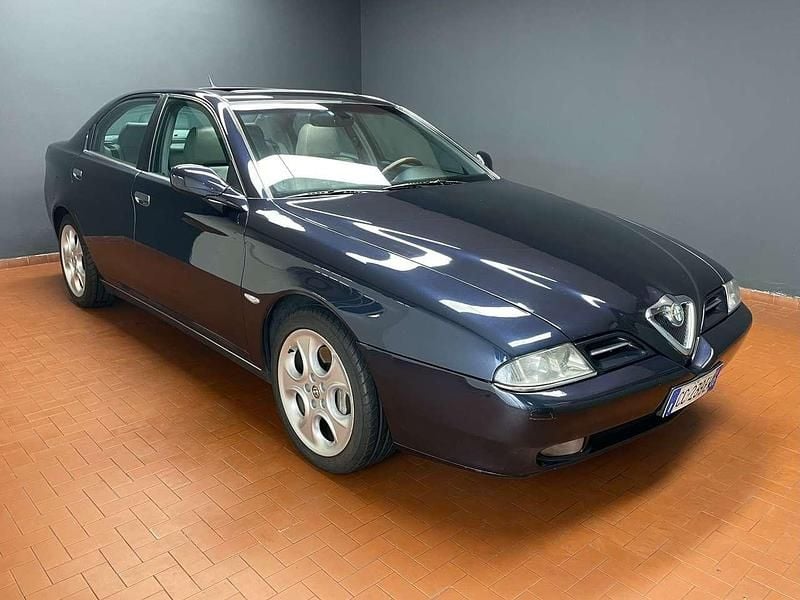 Usata Alfa Romeo 166 Distinctive 220 CV (161 kW) 2002 Blu/azzurro Berlina