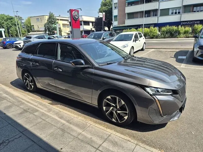 Usata Peugeot 308 Allure 131 CV (96 kW) 2022 Grigio scuro Station wagon