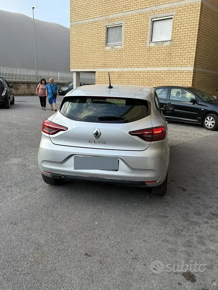 Usata Renault Clio V Intens 86 CV (63 kW) 2020 Grigio Berlina