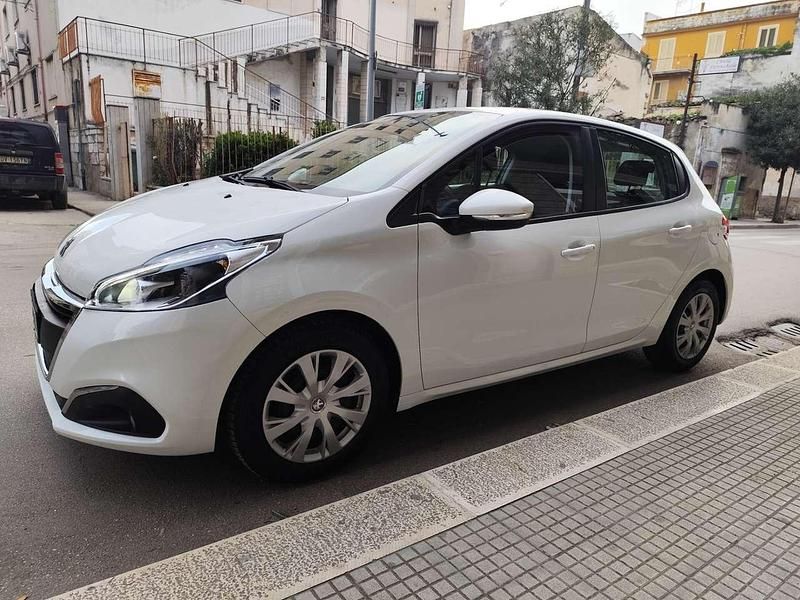 Usata Peugeot 208 Active 75 CV (55 kW) 2016 Bianco Utilitaria