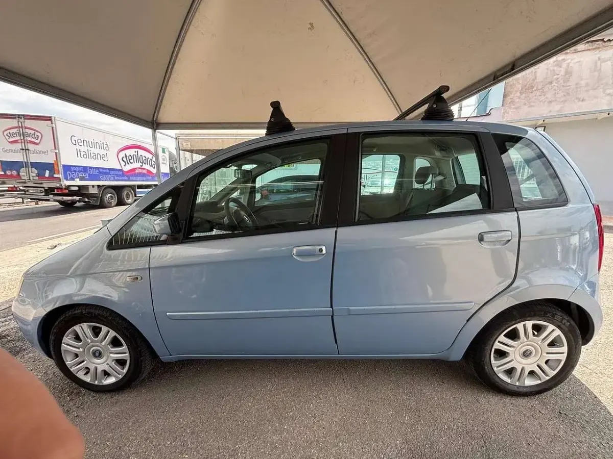 Usata Fiat Idea 69 CV (50 kW) 2004 Blu/azzurro Monovolume