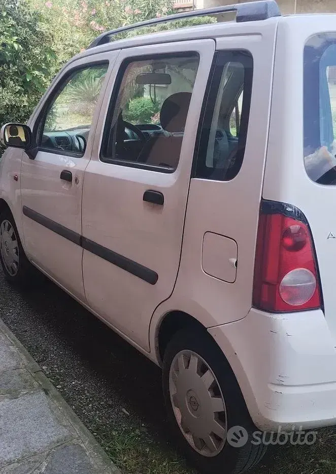Usata Opel Agila 58 CV (42 kW) 2002 Bianco Monovolume