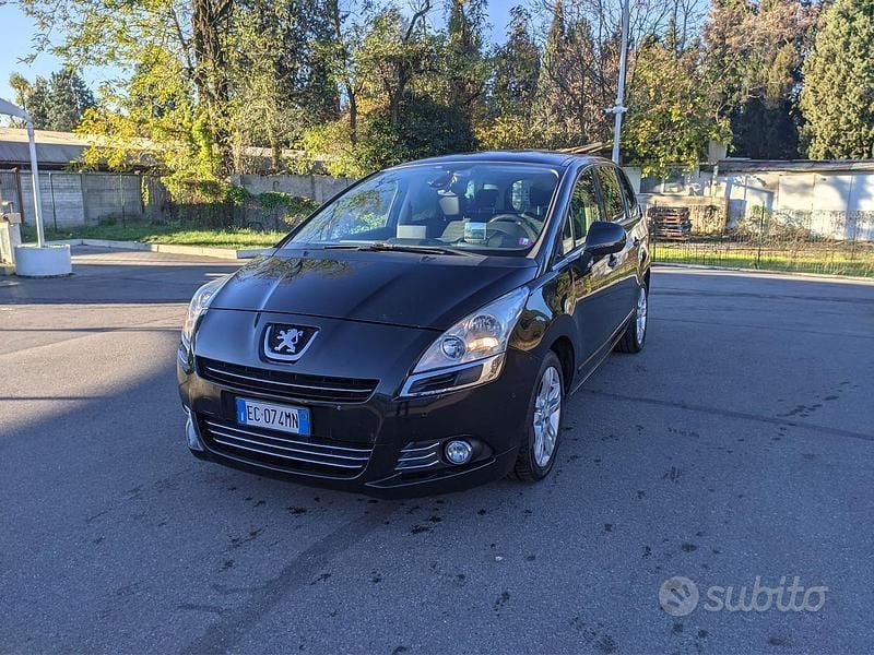 Usata Peugeot 5008 110 CV (80 kW) 2010 Nero Monovolume