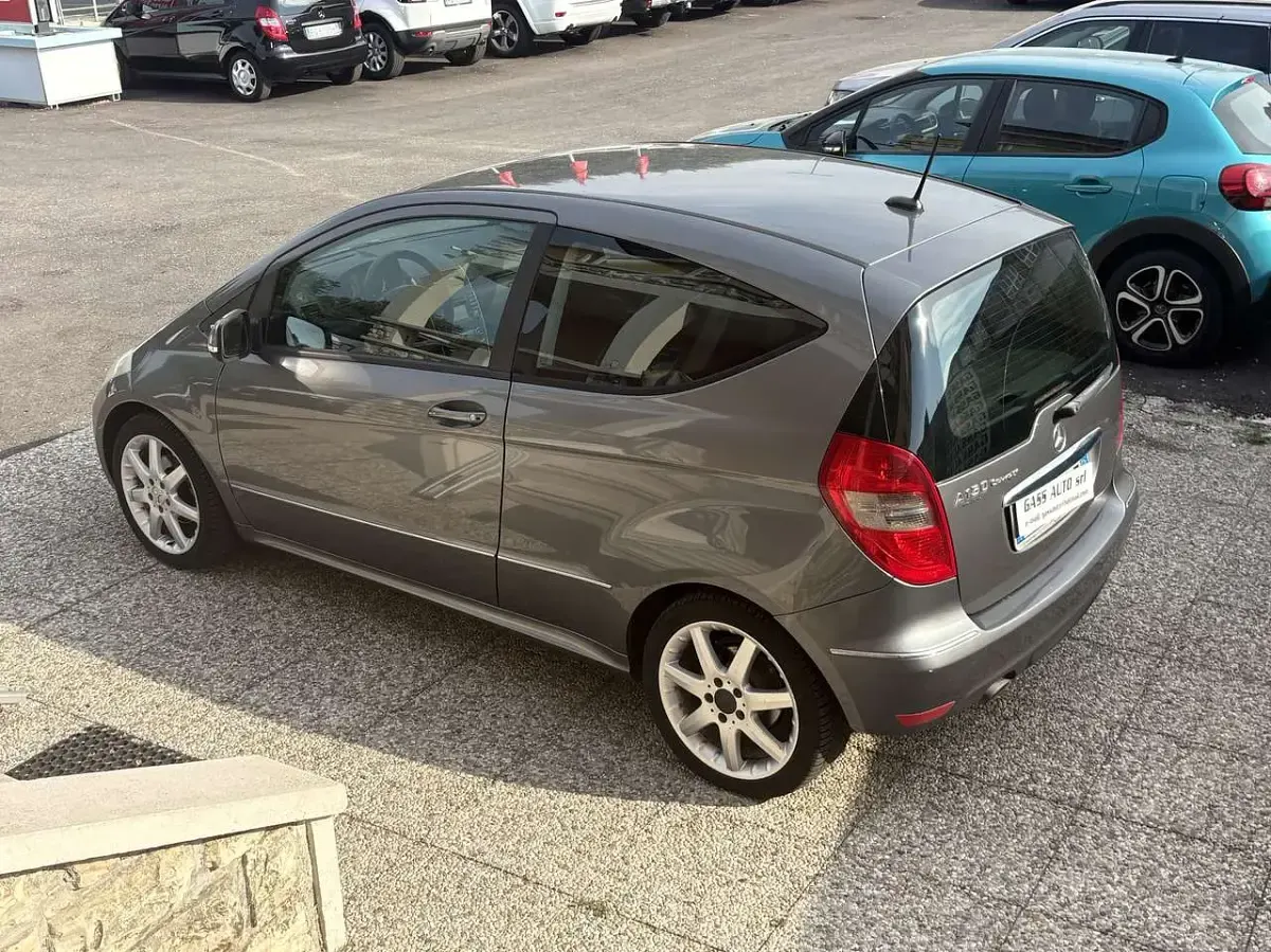 Usata Mercedes A150 Classic 95 CV (69 kW) 2009 Grigio Coupé