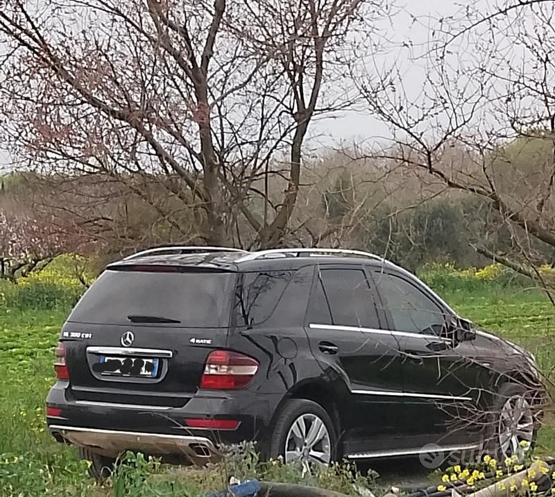 Usata Mercedes ML300 2011 Nero SUV