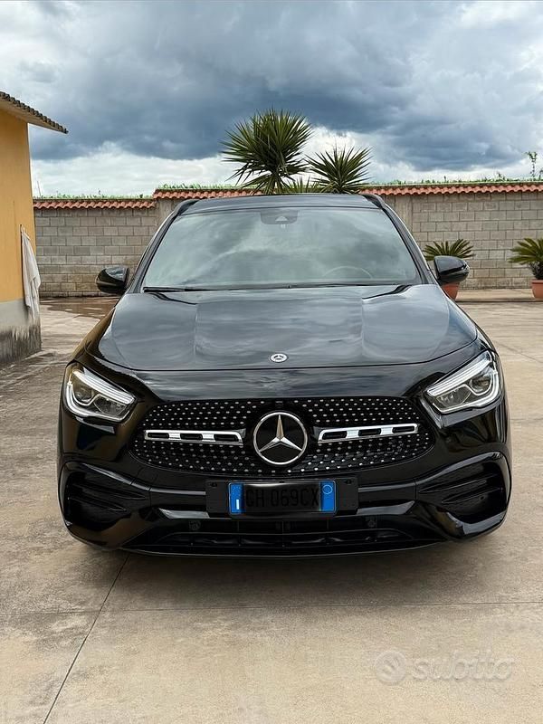 Usata Mercedes GLA200 Premium 150 CV (110 kW) 2022 Nero SUV