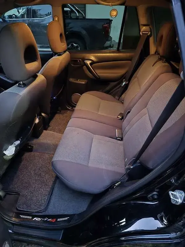 Usata Toyota RAV4 Sol 116 CV (85 kW) 2005 SUV