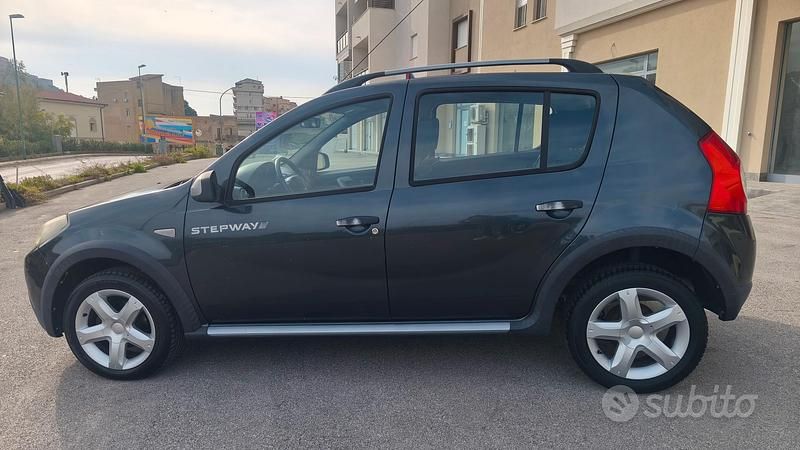Usata Dacia Sandero Stepway 2010 Grigio Monovolume