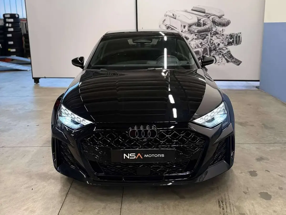 Usata Audi RS3 Sportback Ambiente 400 CV (294 kW) 2025 Nero Utilitaria