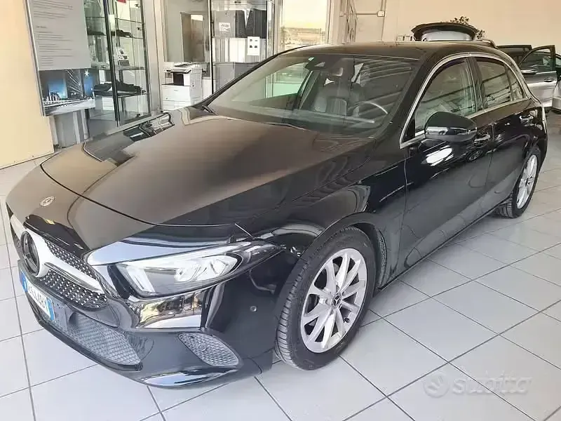 Usata Mercedes A180 116 CV (85 kW) 2020 Nero Berlina