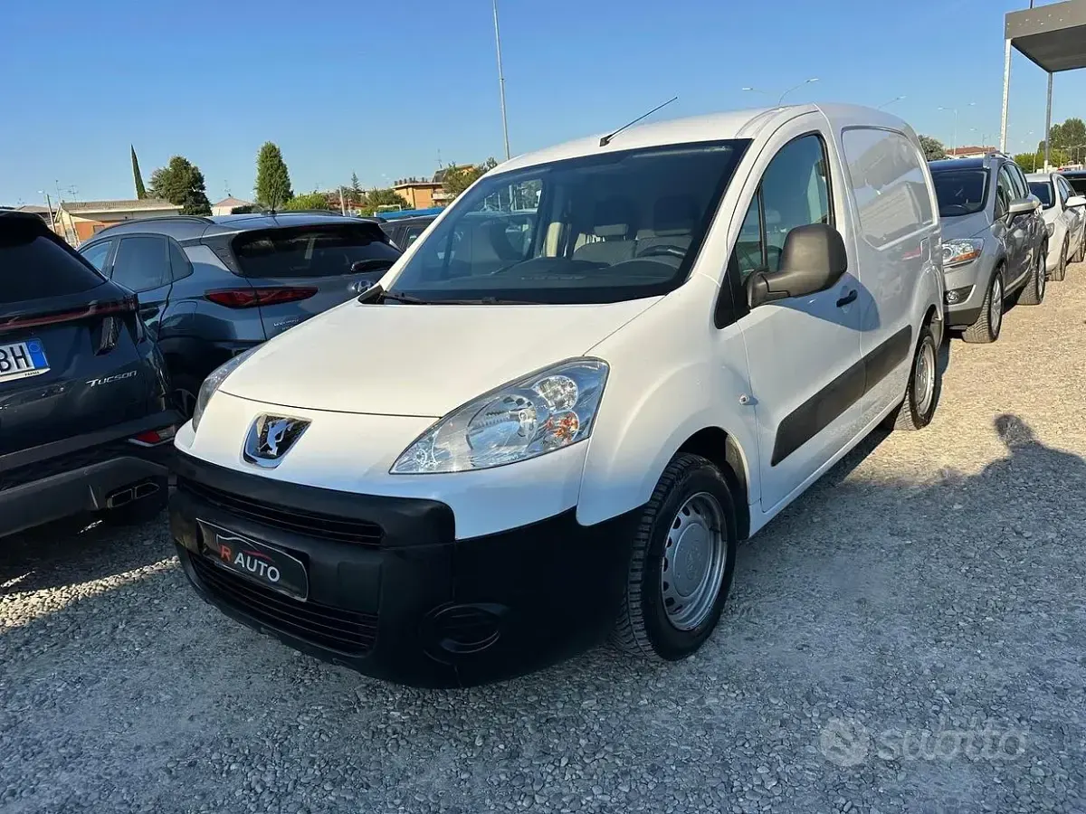 Usata Peugeot Partner Tepee Active 90 CV (66 kW) 2012 Bianco Monovolume