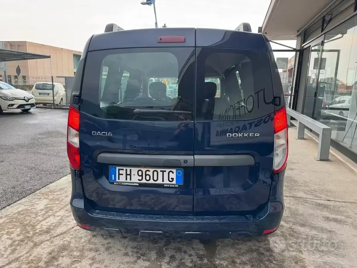 Usata Dacia Dokker Lauréate 102 CV (75 kW) 2017 Bluazzurro Monovolume