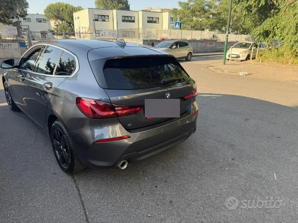Usata BMW 118 Advantage 136 CV (100 kW) 2021 Grigio Utilitaria