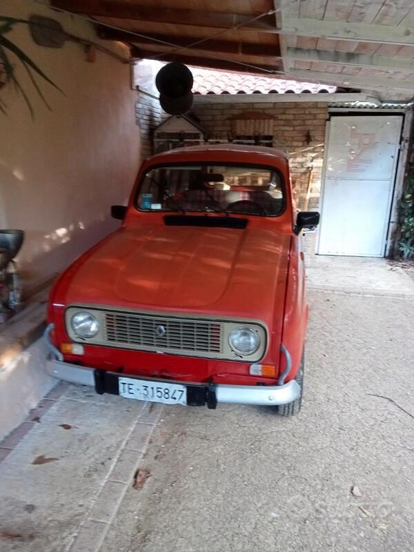 Usato 1981 Renault R4 Benzin (3.000 €)