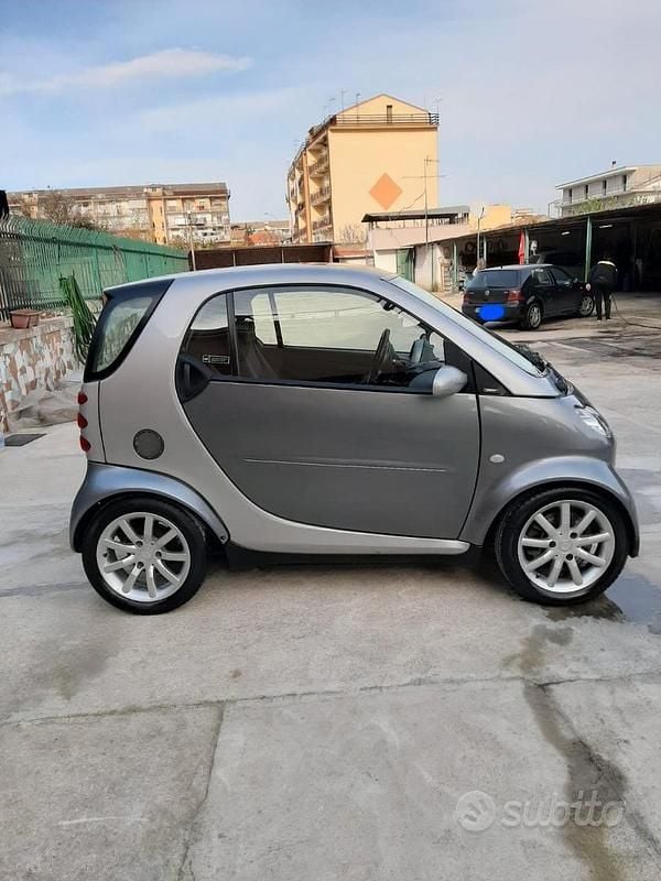 Usata Smart ForTwo Coupé 61 CV (44 kW) 2005 Utilitaria