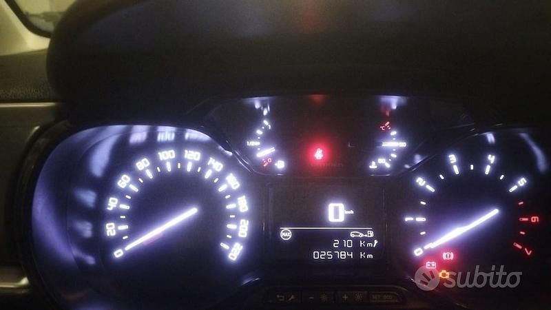 Usata Citroën C3 PureTech 2024 Nero Utilitaria