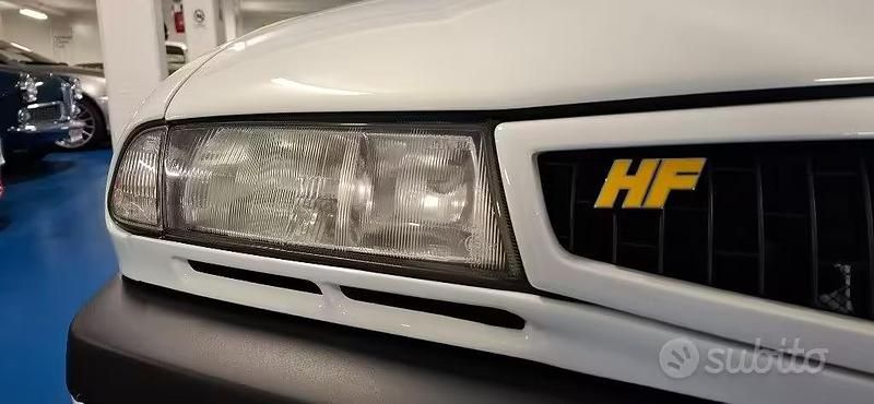 Usata Lancia Delta 193 CV (141 kW) 1997 Bianco banchisa 249 / pastello Utilitaria