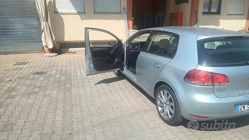 Usata VW Golf VI 102 CV (75 kW) 2009 Grigio Utilitaria