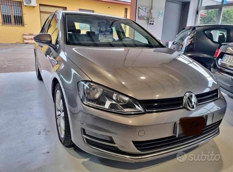 Grigio Usata 2013 VW Golf VII Due volumi | 9000 € (Buon prezzo) - Immagine 1/4
