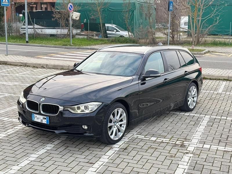 Usata BMW 320 Comfort Edition 2015 Nero Station wagon