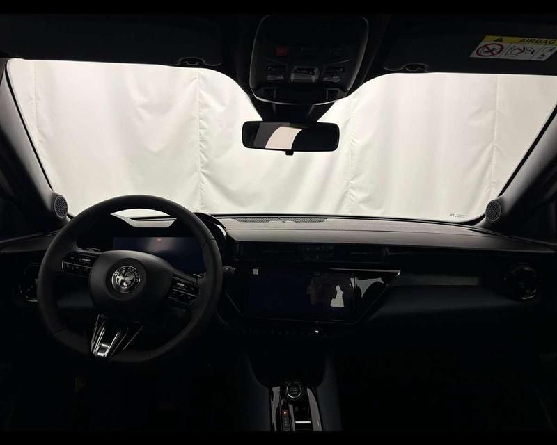 Nuova Alfa Romeo Junior 136 CV (100 kW) 2026 Grigio arese SUV